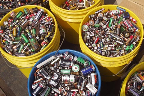 哪里回收旧电池附近_专业回收锂电池厂_废旧电瓶多少钱回收